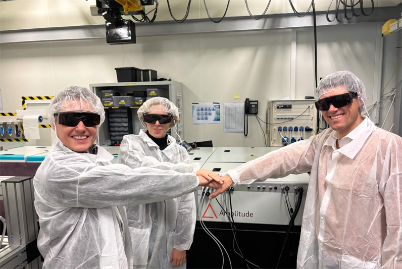 From L-R: Thomas Forner - Founder & President at Focused Energy, Antonia Schmalz - Innovation Manager at SPRIND, and Damien Buet - President & CEO of Amplitude Laser Group.