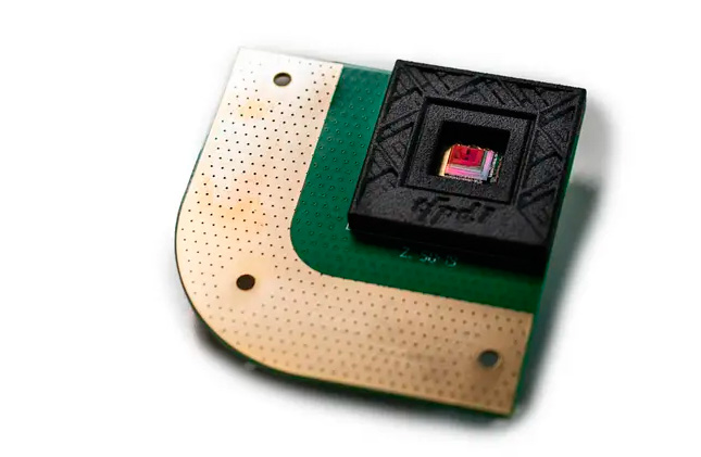 Proof of concept lead free quantum dot photodiode integrated into a SWIR optical sensor. Image: imec.
