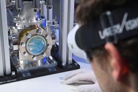In the MOONRISE project, scientists are researching how lasers could one day 3D-print landing roads or buildings from Moon dust. Photo: LZH.