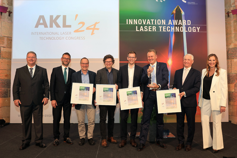 Prizewinners: L-R Ulrich Berners, Dr. Alexander Olowinsky,
Dr. Winfried Barkhausen, Josef Tholen, Philipp Soest, Edwin B&uuml;chter, Dr. Markus Kogel-Hollacher, Kristina zur M&uuml;hlen. Photo &copy; Arbeitskreis Lasertechnik e.V./Andreas Steindl.