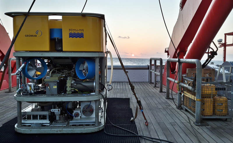 LZH scientists are developing a compact LIBS system for water depths of 100 meters as part of the NERITES project.  Photo: underocean/stock adobe.