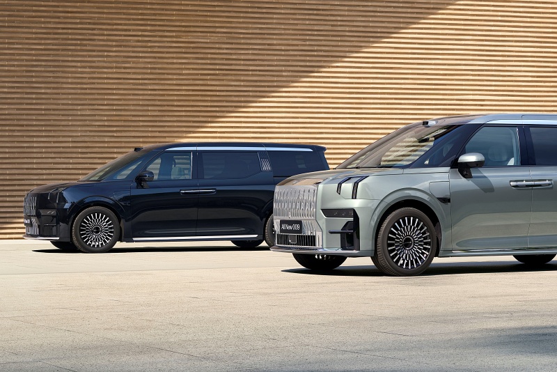 The 'Zeekr 009' MPV from Chinese auto maker Geely features a forward-looking lidar from RoboSense designed for ADAS applications. Photo: RoboSense.
