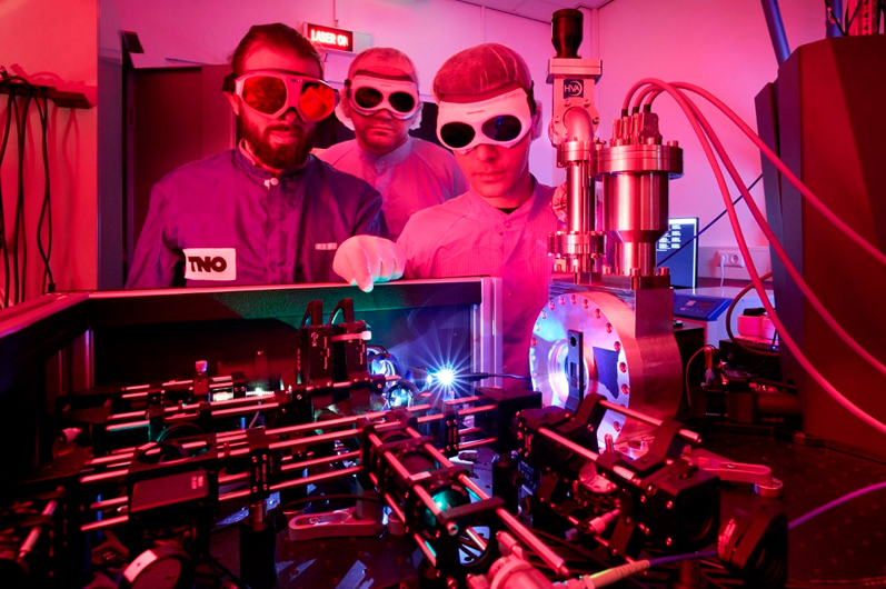 TNO and Fraunhofer ILT have intensified their close collaboration in the NRW-funded project N-QUIK. Their optimized network node for the quantum internet of the future will serve as a test field and node for the first 