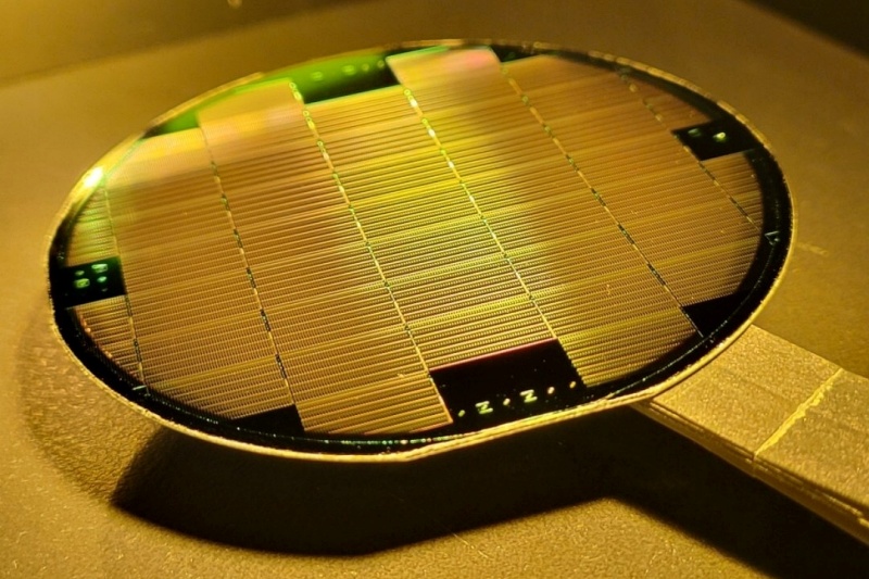 Ortel's C-Band, high-power CW laser module, featuring a narrow linewidth and low-noise performance, is now being fabricated at the Canadian Photonics Fabrication Centre in Ottawa. Image: Photonics Foundries.