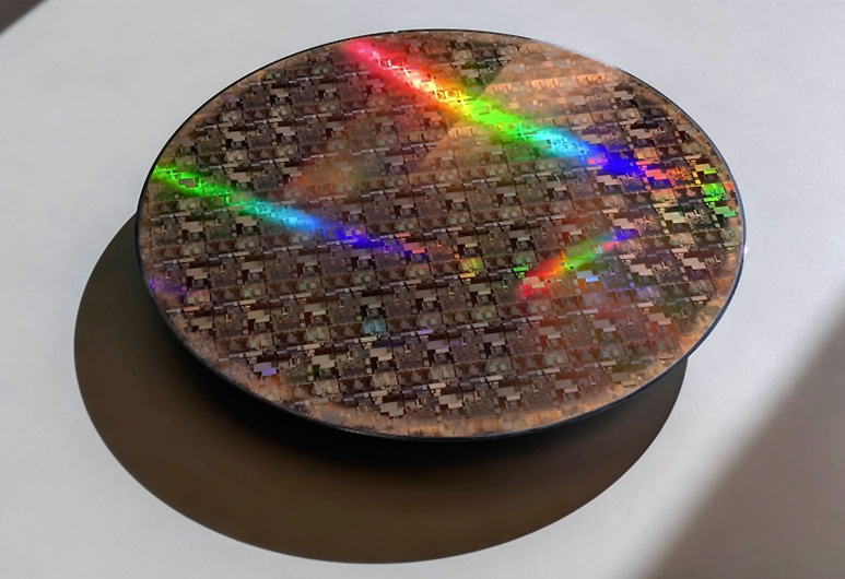 imec has formed a 110GHz-plus C-band GeSi EAM on its 300mm silicon photonics platform. Photo: imec.