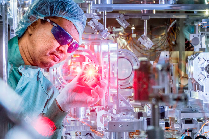 SAXFUSION connects cutting-edge research in Saxony to advance fusion energy. Laser and materials technologies play a key role in future reactor concepts. &copy; HZDR/Andr&eacute; Wirsig.
