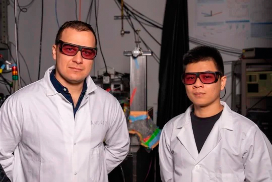 Rice work: Andrey Baydin and Fuyang Tay. Photo by Gustavo Raskosky/Rice University.