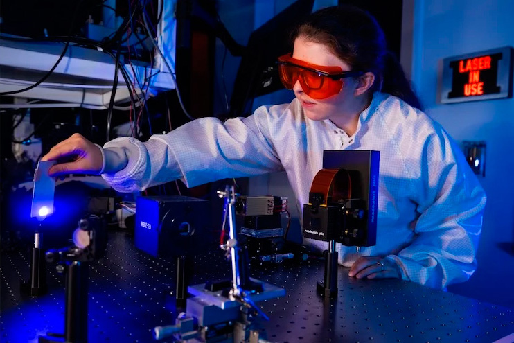 Elizabeth Blackert, in the Rice lab. Photo: Jeff Fitlow / Rice University.
