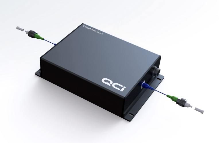 QCi's high dimensional single photon source allows users to generate entangled photons for a variety of applications. This photon pair source uses a fiber-coupled periodically poled lithium niobate crystal to produce broadband entangled photons across the entire telecom C-band via spontaneous parametric down-conversion. Credit: QCi.