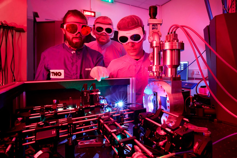 ILT will now systematically optimize the system with partners from industry and research. The focus will be on its photonic components. The long-term goal: protect data transfers with entangled qubits from unauthorized access. &copy; Fraunhofer ILT, Aachen, Germany / Ralf Baumgarten.
