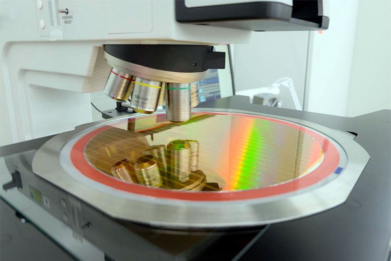 Corning offers a diverse range of optics technologies. Image courtesy of Corning.