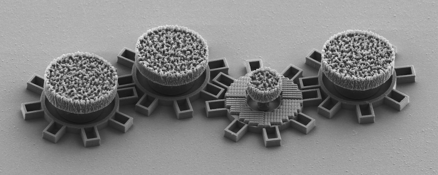 The second gear from the right has an optical metamaterial that react to laserlight and makes the gear move. All gears are made in silica directly on a chip. Each gear is about 0.016 mm in diameter. Credit: Gan Wang/University of Gothenburg.