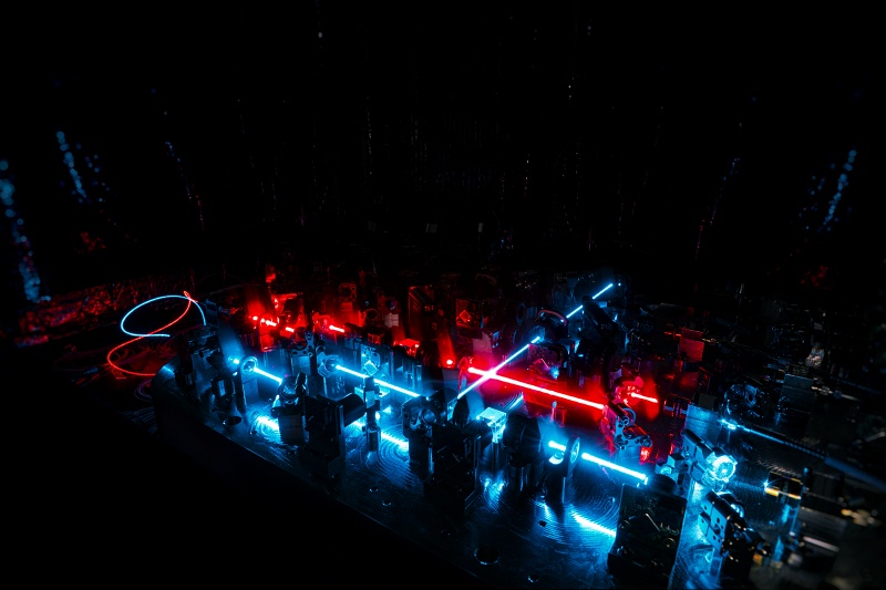 Photonics-based quantum computing systems rely on several different trapped ion and atomic components with energy transitions typically corresponding to visible wavelengths that cannot be used in conventional fiber-optic links. By converting those visible-range photons to telecom wavelengths, as IonQ now claims to have done, it becomes possible to link quantum computing systems over long distances. Photo: IonQ.