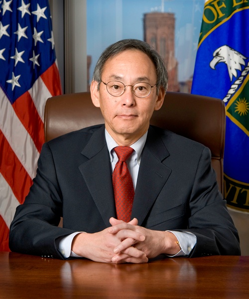 US Energy Secretary Steven Chu, Nobel prize winner for physics in 1997 and a pioneer in various photonics applications, drew strong comparisons between the 