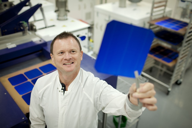 Innovalight president Conrad Burke focused the company's efforts on photovoltaic applications from 2005. In 2004, Burke had been appointed senior VP of worldwide sales and marketing at Bookham and was also an executive at the San Diego MEMS company Optical Micro Machines (OMM) that emerged during the optical communications bubble. Credit: DuPont.