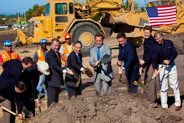Energy Secretary Steven Chu and former California Governor Arnold Schwarzenegger, spades in hand, at the official groundbreaking ceremony for Solyndra's 500 MW capacity CIGS solar fab. Two years on, the company has filed for bankruptcy with the loss of more than 1000 jobs, while the financing of the fab has become a hot political issue. Credit: Solyndra.