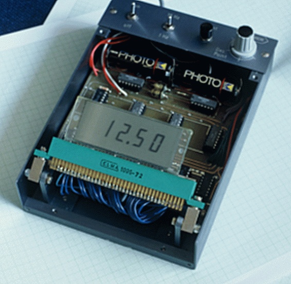 Early prototype of an alpha-numeric LCD based on the twisted nematic field-effect - as realized in the laboratories of the Central Research Laboratories of F. Hoffmann-La Roche Ltd. by Martin Schadt and Wolfgang Helfrich, photo courtesy of M. Schadt (Wikipedia Commons).