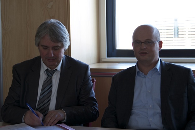 (left to right): Jean-Louis Martin, General Director at Institut d'Optique Graduate School and Eric Mottay, President and CEO at Amplitude Syst&egrave;mes, at the official opening of the new 
