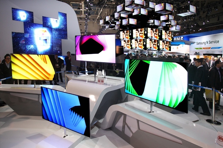 The quantum-dot technology being commercialized by 3M and Nanosys could help LCD displays hold off the challenge posed by OLEDs. OLED-based TVs from LG Display and Samsung (shown) are expected to launch this year, but will initially be much more expensive than LCDs. Credit: Samsung.