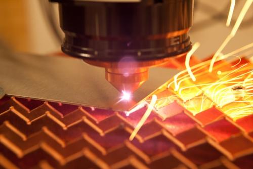 TeraDiode's WBC technology used to cut stainless-steel plate. Credit: TeraDiode.
