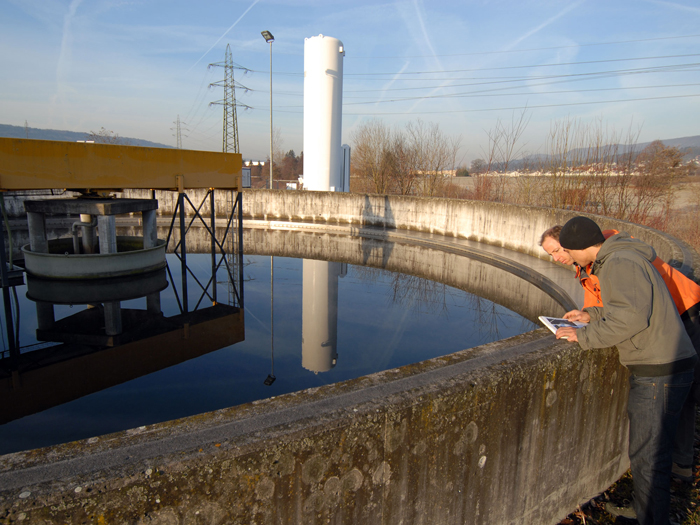 Safe to drink? Switzerland is the first country worldwide to have adopted the laser flow cytometry method for the quantification of microbial cells in water. Photo: Eawag.