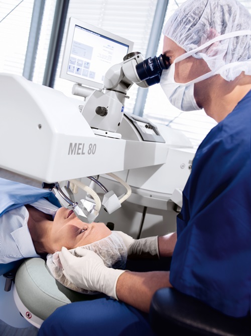 At this year's European Society of Cataract and Refractive Surgeons (ESCRS) meeting in Amsterdam, Carl Zeiss Meditec presented a new version of its excimer laser for laser correction of defective vision: the 