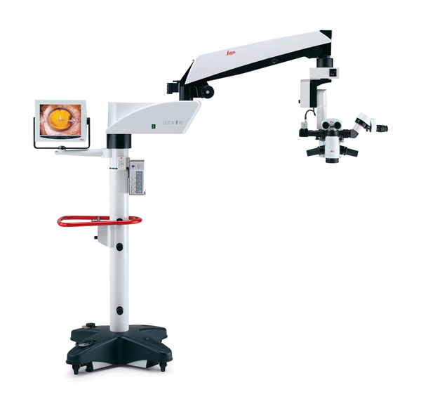 Leica's M822 for cataract procedures combines LED and halogen lighting for a stable red reflex. (PRNewsFoto/Bausch + Lomb).