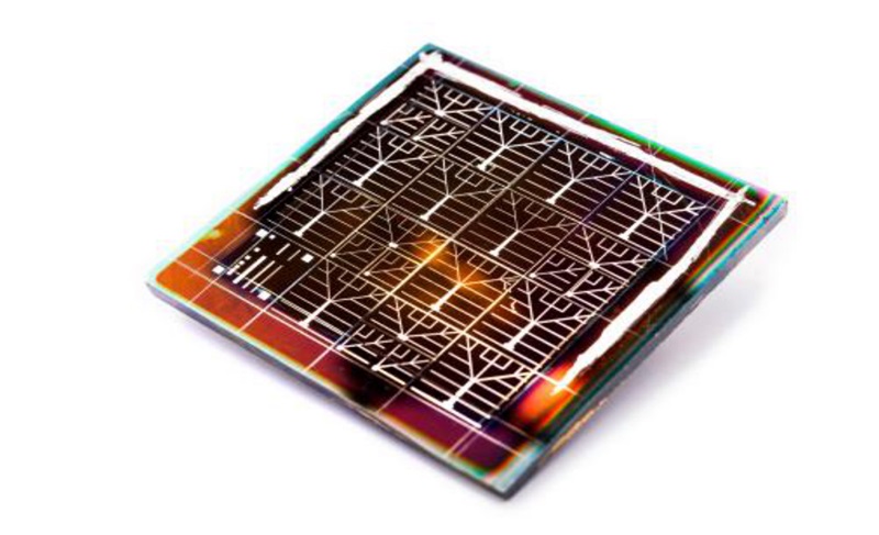 Though not hugely efficient in itself, the CZTSe cell developed by imec and Solliance could be used in a multi-junction design alongside a CZTS absorber layer (where selenium is replaced by sulfur), potentially yielding a high-efficiency device based entirely on cheap, abundant materials and with low production costs. Credit: imec/Solliance.