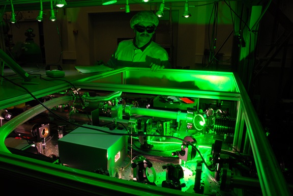 A picosecond-pulsed OPCPA pump source similar to that which will feature at the heart of the 10 petawatt, high-repetition-rate Prague system. Credit: Ekspla.