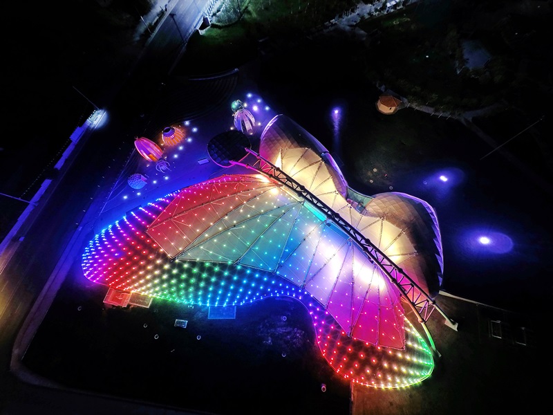 The Tropical Butterfly Garden and Insect Museum of Konya in Turkey has recently installed an LED lighting system from Philips that produces millions of different colors. Photo: Philips Lighting.