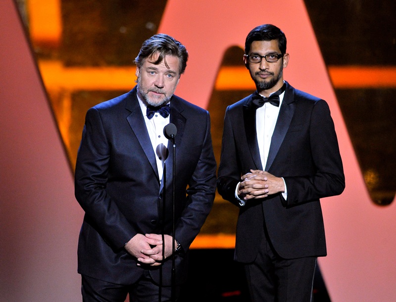 Gladiator star Russell Crowe and Google executive Sundar Pichai at the Breakthrough Prize ceremony in Mountain View, California. Photo: Kimberley White/Getty Images.