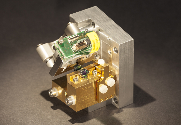 Scientists will soon be tracking the course of chemical reactions in real time. A quantum cascade laser, which records 1,000 spectra/second, makes it all possible. &copy; Fraunhofer IAF.