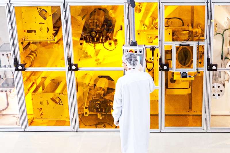 The series D round of financing will see OPV film production expanded to an annual area of 1 million m<sup>2</sup>. Photo: Heliatek.