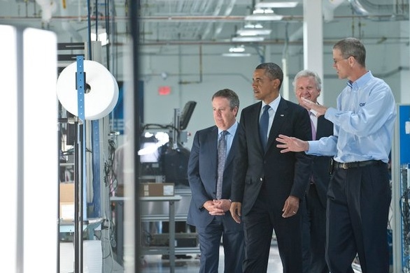 Cree CEO Chuck Swoboda (far right) shows then-president Barack Obama around one of the North Carolina company's factories back in 2011. Photo: Cree.