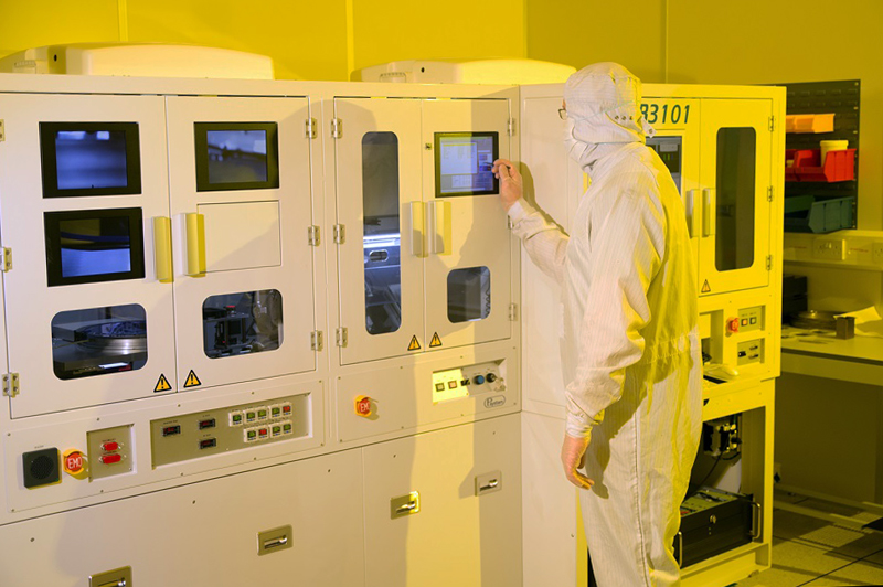 CST Global installed a 4 inch wafer bar stacker machine in March 2017 to meet increased demand for lasers. Image: CST Global.