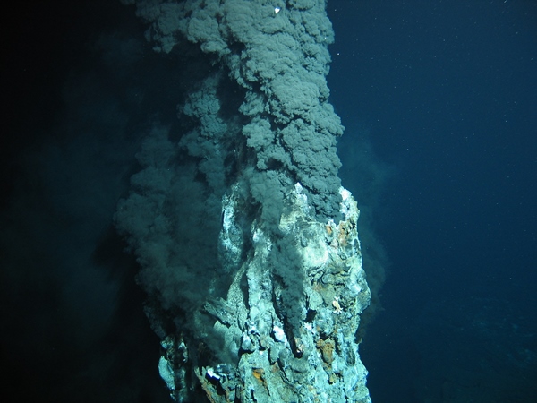 LZH and Neolase are working together to develop a laser-induced breakdown spectroscopy (LIBS) system capable of operating at submarine depths of up to 6 km. Such a system will be able to locate and quantify mineral deposits on the ocean floor non-destructively - meaning that suitable sites could be mined in a more focused and less disruptive manner. Photo: GEOMAR/Creative Commons. 