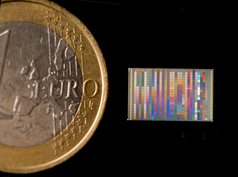 FOWINA making accurate micro color sensors for chip-level integration. &copy; K. Selsam, Fraunhofer ISC.