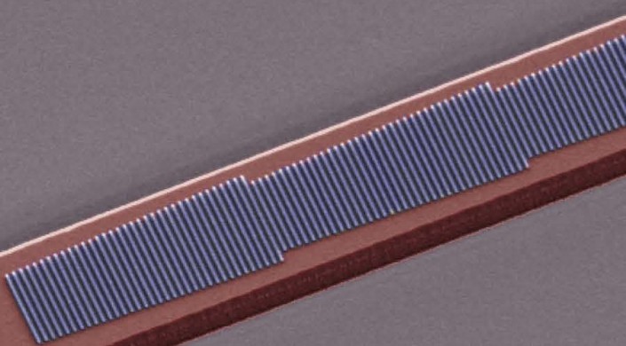 A fabricated device showing four phased antenna arrays consisting of silicon nano-rods of different lengths patterned on the top surface of a LiNbO3 waveguide (Image courtesy of the Loncar Lab/Harvard SEAS).
