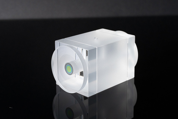 Ultra-stable resonator cavities with high finesse 