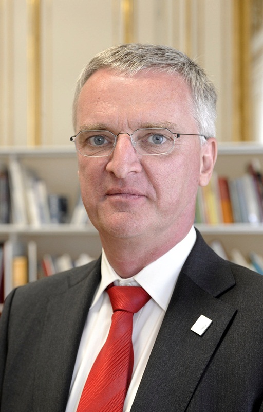 Director General: Tim de Zeeuw