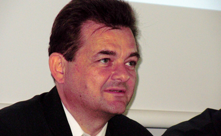 Disk champion: Prof. Thomas Graf, director of the Institut für Strahlwerkzeuge, Stuttgart.