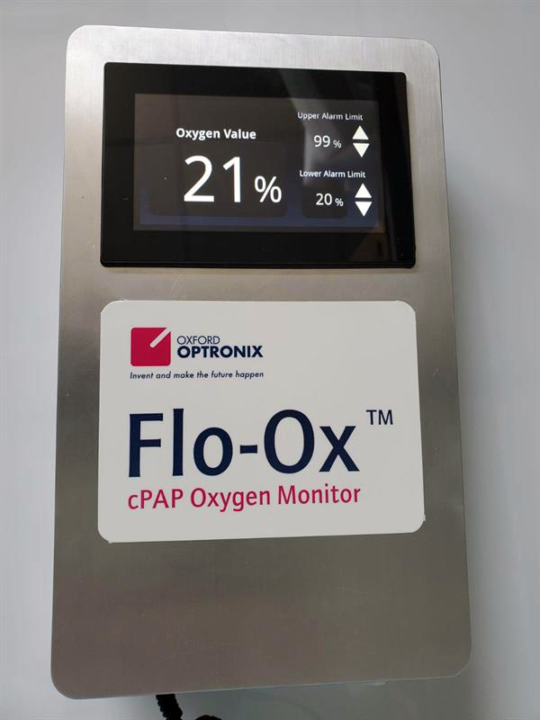Oxford Optronix: Flo-Ox oxygen monitor.