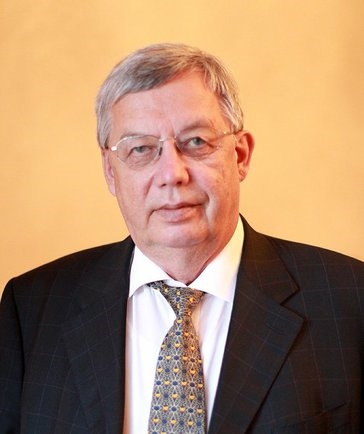 Dr. Valentin Gapontsev.
