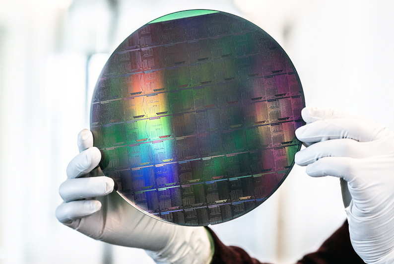It’s a sin: Silicon nitride wafer with photonics integrated circuits made by imec.