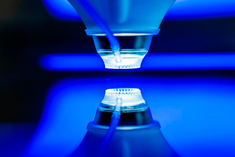 Close up of Zeiss’s Visumax 800.