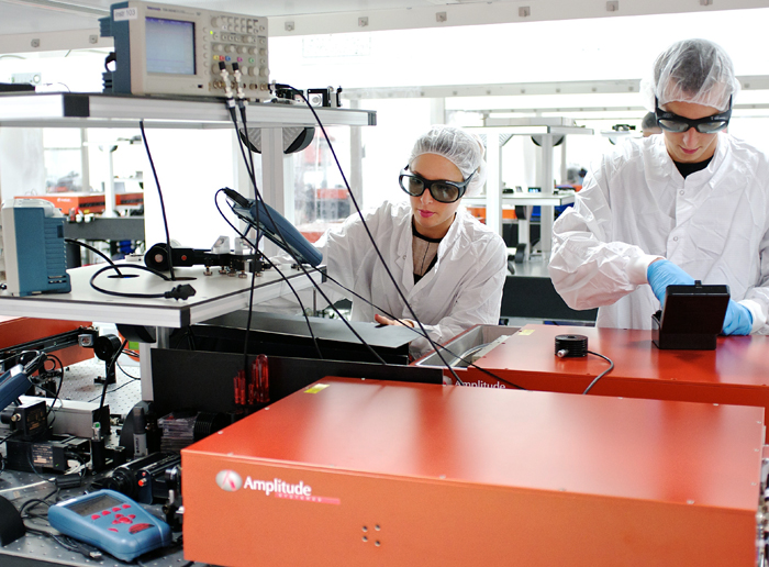Amplitude Systèmes develops ultrafast fiber lasers with high average power.