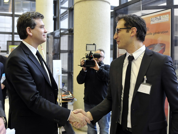 Arnaud Montebourg, Industry Minister, meets Amplitude's Vincent Rouffiange.