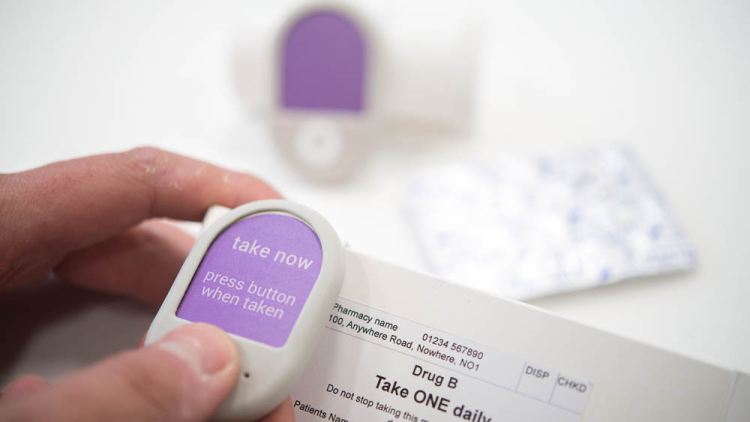 Healthy reminder: flexible display tags for medicines