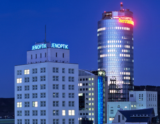 Jenoptik is to reorganize its divisional structure.