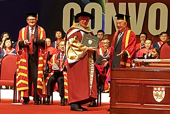 Professor Sir David Payne receives his Honorary Degree.